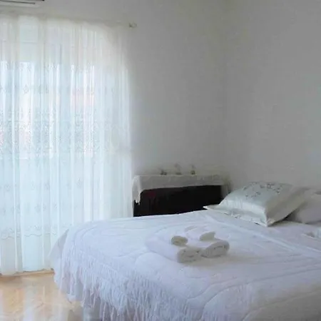 Apartman With Parking Space - 22078