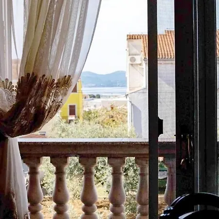 Apartment With Parking Space - 22078 Zadar