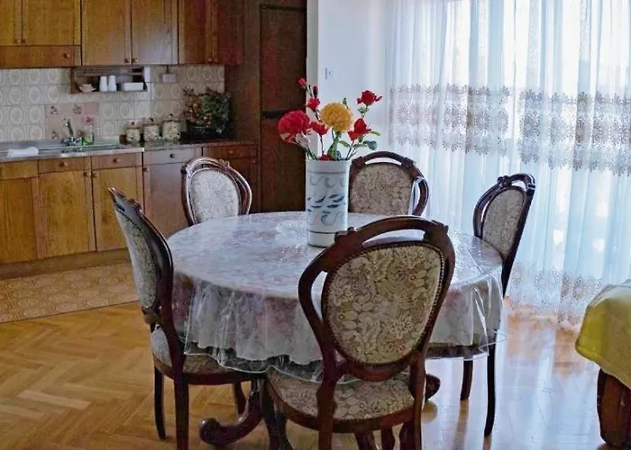 With Parking Space - 22078 شقة *