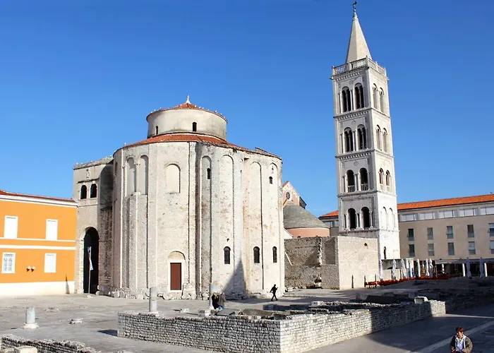 With Parking Space - 22078 شقة *